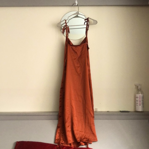 Burnt orange/copper satin dress tightens by draw strung - Picture 2 of 2